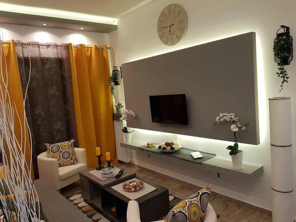 'golden Aurora' With Elegant Style Athens