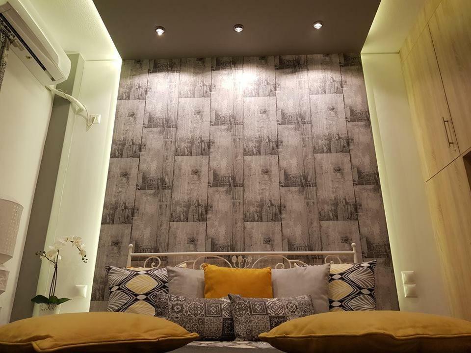'golden Aurora' With Elegant Style *